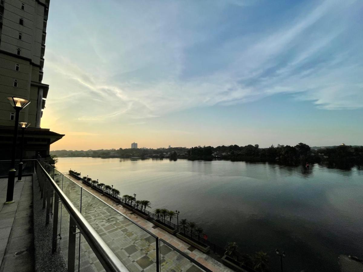 Kuching City Centre Smart Home Luxury Resort Condo Bagian luar foto