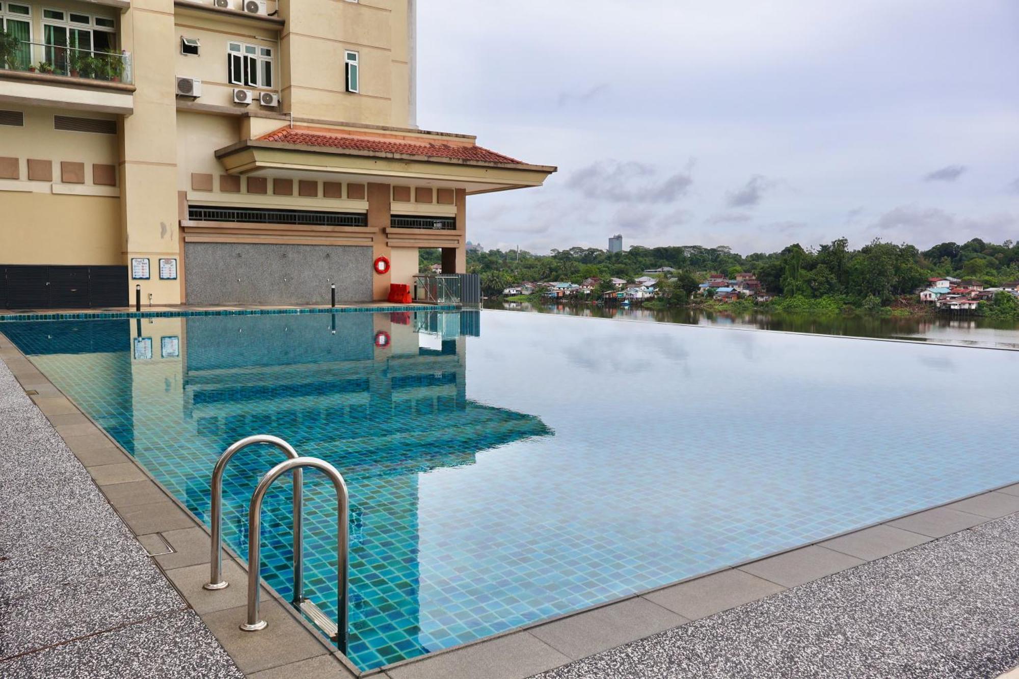 Kuching City Centre Smart Home Luxury Resort Condo Bagian luar foto