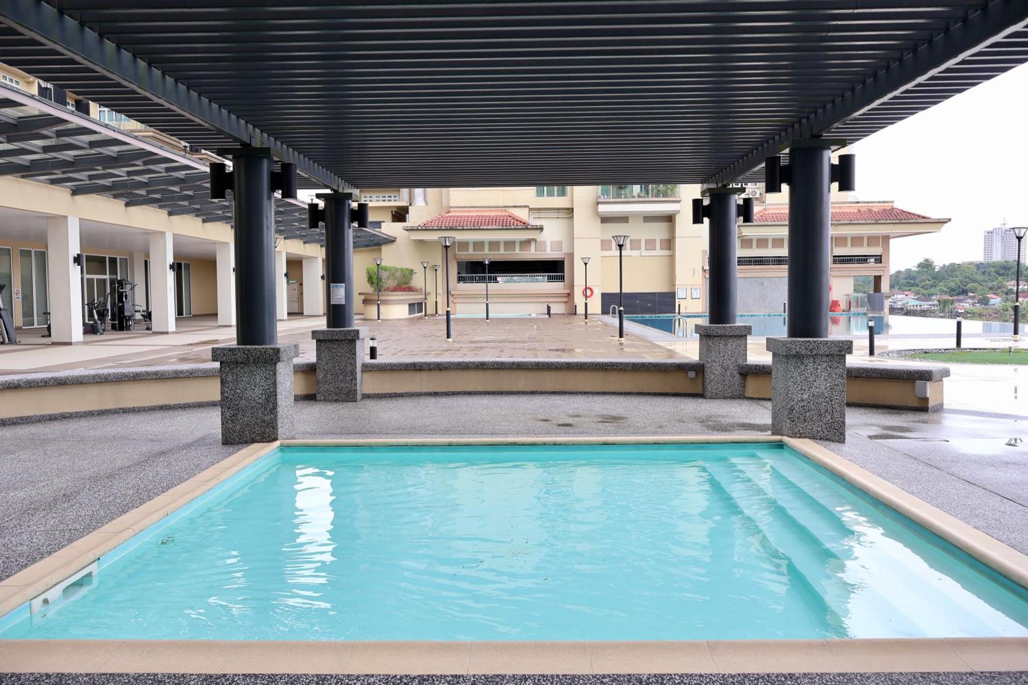 Kuching City Centre Smart Home Luxury Resort Condo Bagian luar foto